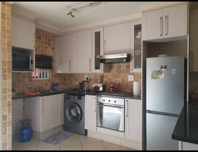 2 BEDROOM TOWNHOUSE FOR SALE IN MARAIS STEYN PARK
